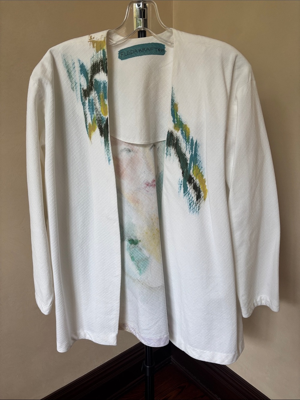 White Open-Front Topper with Teal and Yellow Brushstroke Accents